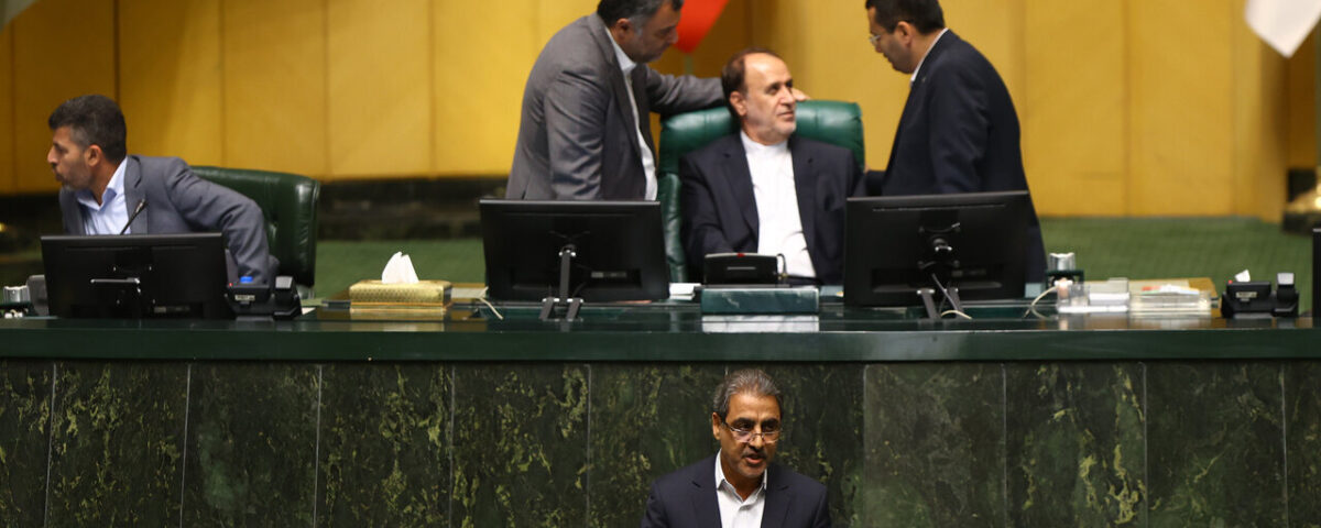 انتقاد نماینده شهربابک از تاخیر در اجرای طرح انتقال آب خلیج فارس به استان کرمان