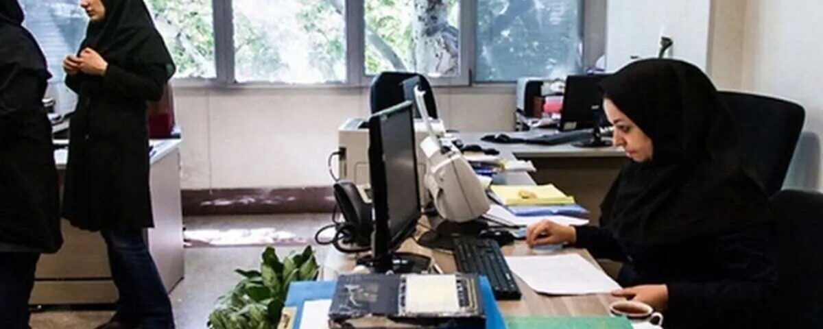 خبر مهم رییس سازمان برنامه برای معلمان و کارکنان دولت/ تا چه رقمی حقوق بگیرید، از پرداخت مالیات معاف می‌شوید؟