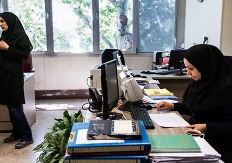 خبر مهم رییس سازمان برنامه برای معلمان و کارکنان دولت/ تا چه رقمی حقوق بگیرید، از پرداخت مالیات معاف می‌شوید؟