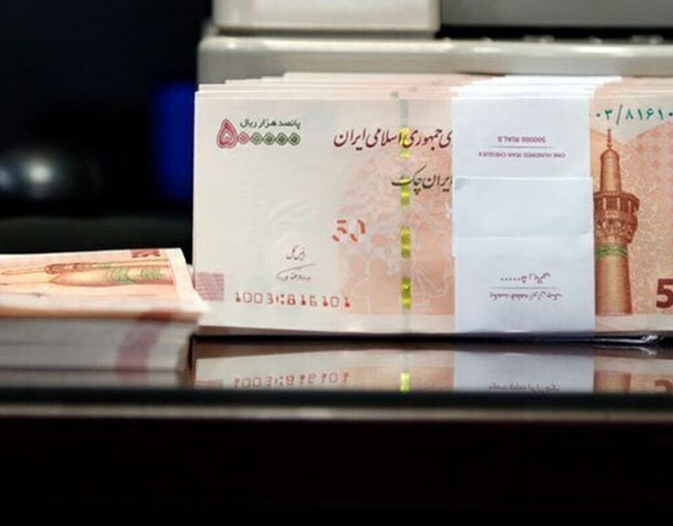 مدل افزایش حقوق کارمندان و بازنشستگان برای سال آینده تغییر کرد/ درصد افزایش حقوق ۴۰ درصد شد؟