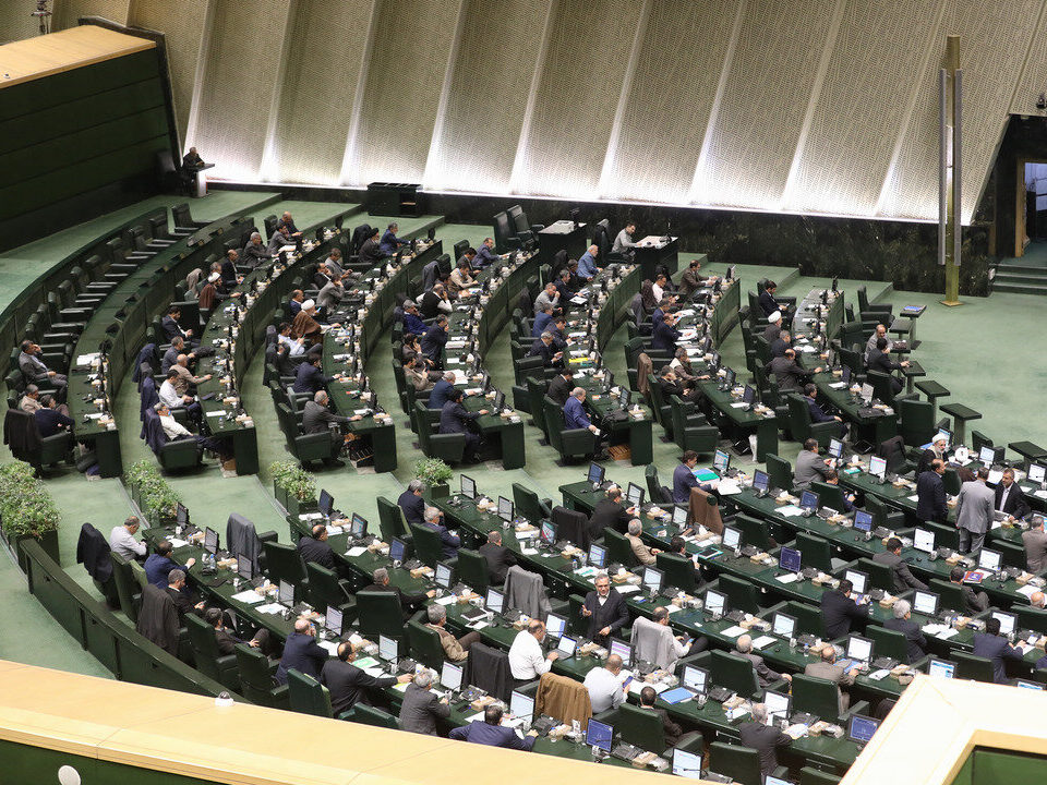 پبام رد کلیات بودجه ۱۴۰۵ به روایت یک نماینده مجلس؛ بودجه‌ای که بر پایه کسری پنهان، فروش دارایی‌ها و بدهی‌سازی بسته شود نتیجه‌ای جز تورم بیشتر ندارد