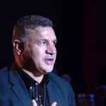 حمله علی دایی به نماینده مجلس: عینکی که من وارد کردم ۵۰دلار است، عینک خودتان ۱۵۰۰ دلار/ مگر من پول نفت را فروخته‌ام و نیاورده‌ام؟