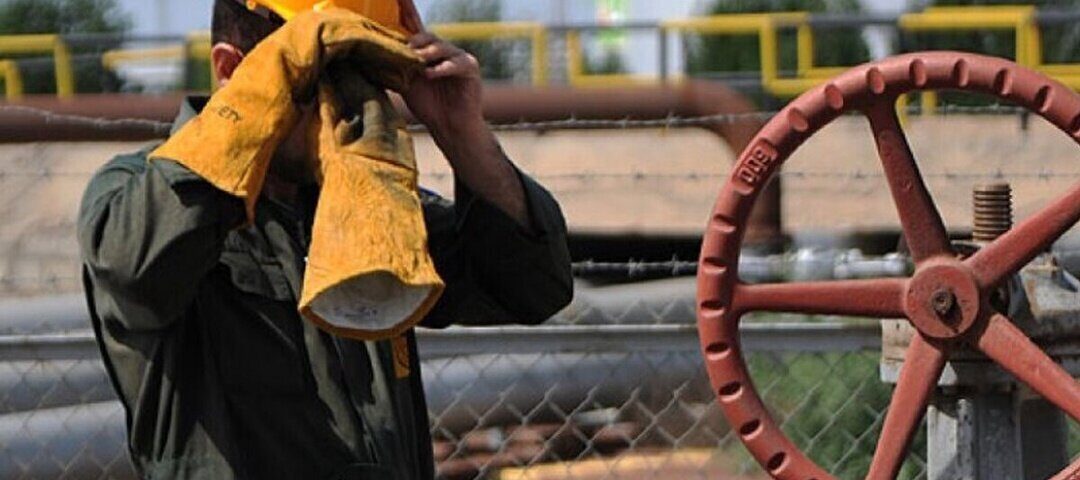 سهم دستمزد کارگر در قیمت تمام شده تولید مشخص شد/ افزایش دستمزد کارگران، نرخ تورم را بالا میبرد؟