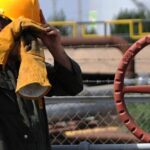 سهم دستمزد کارگر در قیمت تمام شده تولید مشخص شد/ افزایش دستمزد کارگران، نرخ تورم را بالا میبرد؟