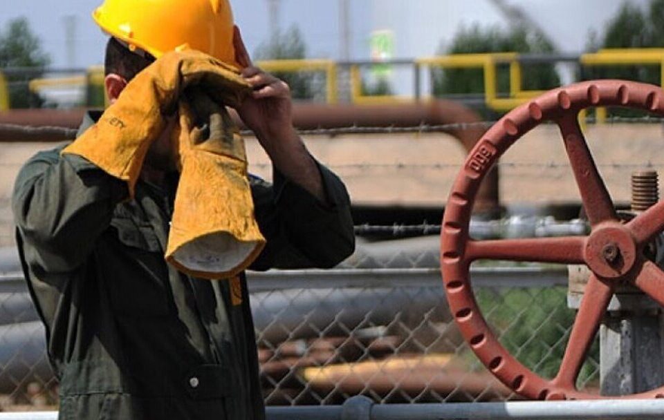 سهم دستمزد کارگر در قیمت تمام شده تولید مشخص شد/ افزایش دستمزد کارگران، نرخ تورم را بالا می‌برد؟