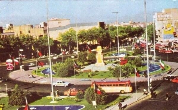 نمایندگان مجلس بازار خودرو را به هم ریختند؛ ۱۳۵۴ + جزئیات